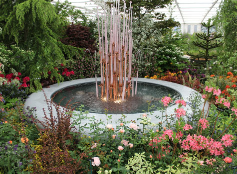 11. The water features eye-catching focal point of the display.