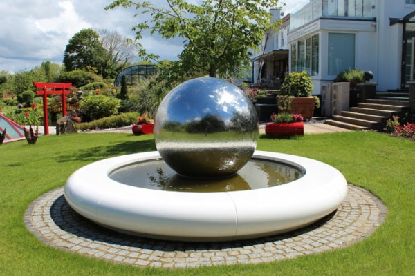 Aqua Corona Water Feature for Uri Geller’s luxurious Thames-side home
