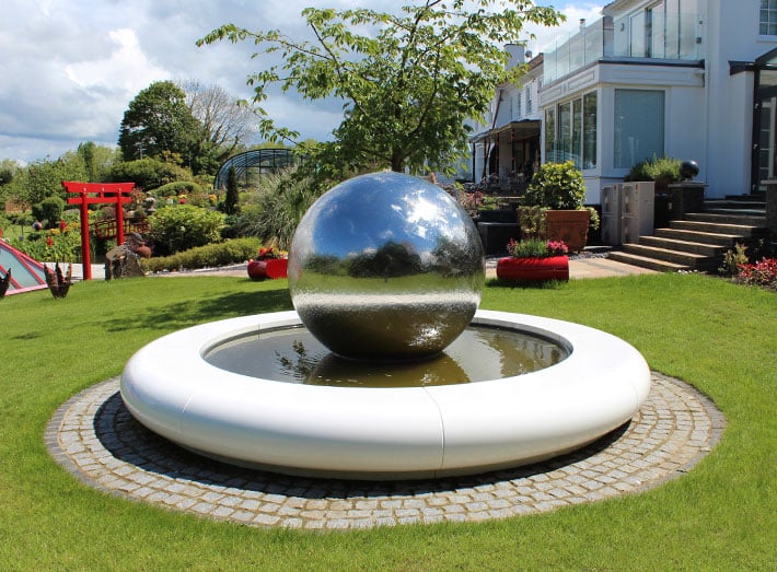 Aqua Corona Water Feature for Uri Geller&#8217;s luxurious Thames-side home