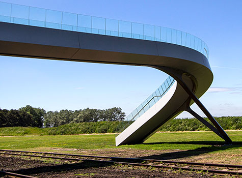 3. Lightweight bridge structure reduces transportation and installation costs.